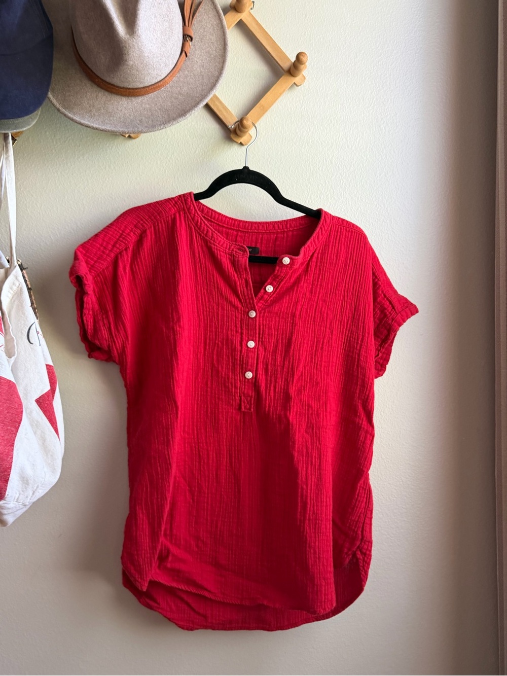 Quince Women’s Red Short-Sleeve Button Henley Top